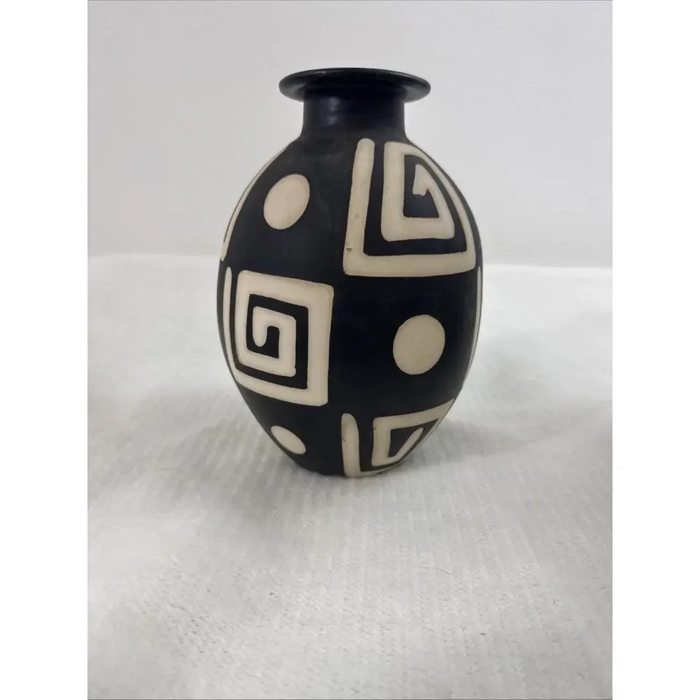 Vintage Valeriano Paz Chulucanas Peru Signed Art Pottery Nesting Vases 3pc Set